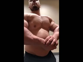 Checking the pump after chest day