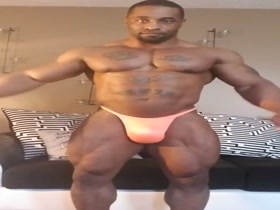 IFBB Pro Bodybuilder Dectric Lewis 02