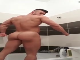 Showing off bubble butt in the shower