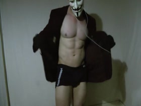 NinjaTyler - 16 yo teen bodybuilder flexing legs