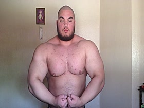 315lb Monster Flexing Pecs & Arms