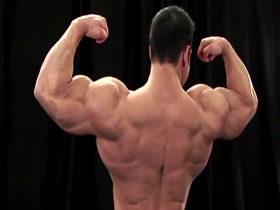Steve Kuclo Pump & Pose