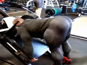 Brad Rowe working legs