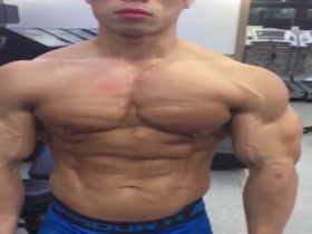 Jung-Hyun Yu - pec squeeze