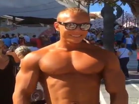 Pec Popping Muscle Cub