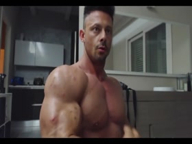 BODYBUILDER !
