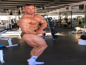 MUSCLE WORSHIP !