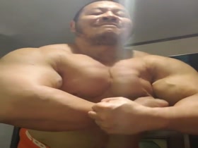 @JF1515 flexing