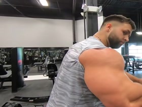 Regan's Freaky Triceps