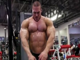 Huge BBR Flexing