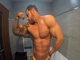 HOT HUNK !