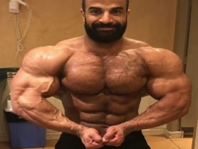 Bodybuilders Flexing 17