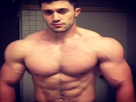 Bodybuilders Flexing 20