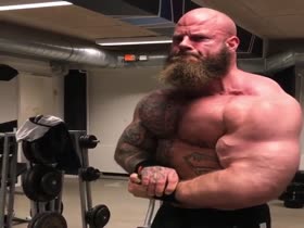 Bodybuilders Flexing 21