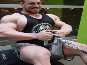 Bodybuilders Flexing 22