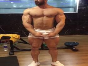 Bodybuilders Flexing 29