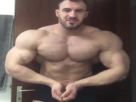 Bodybuilders Flexing 31