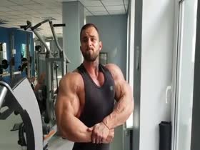 Bodybuilders Flexing  36