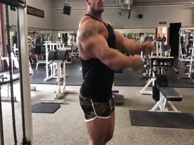 Bodybuilders Flexing 42