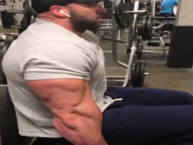 Bodybuilders Flexing 48