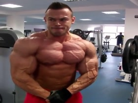 Bodybuilders Flexing 63