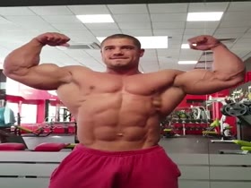 Bodybuilders Flexing 64