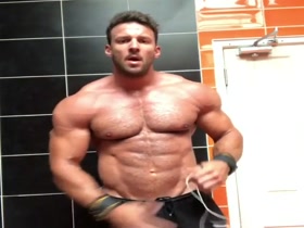 Bodybuilders Flexing 66
