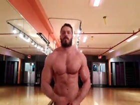 Bodybuilders Flexing 71