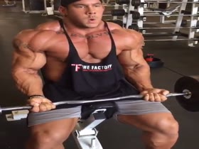 Bodybuilders Flexing 76