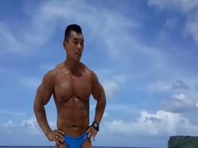 Bodybuilder Beach Workout