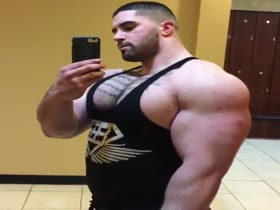 Bodybuilders Flexing  92