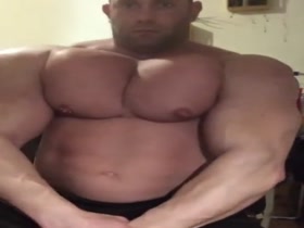 BEEFY PECS !