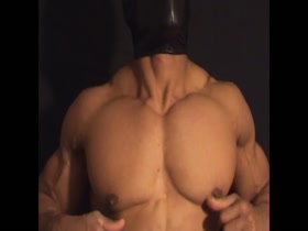 HOT NIPPLES !