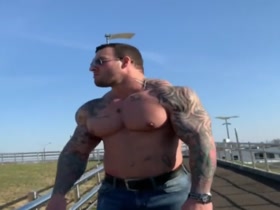 HOT HUNK !