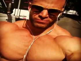 Bodybuilders Flexing 103