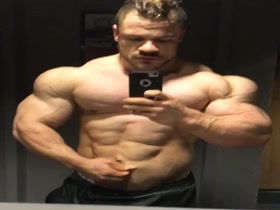 Bodybuilders Flexing 106