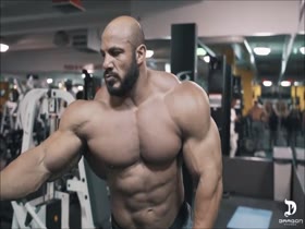 Bodybuilders Flexing 107