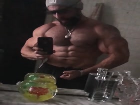 Bodybuilders Flexing 109