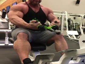 Bodybuilders Flexing 127