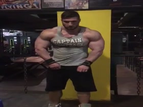 Bodybuilders Flexing 139