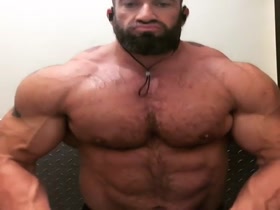 Bodybuilders Flexing 158