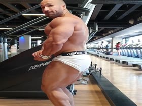 Bodybuilders Flexing 160