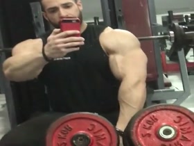 Bodybuilders Flexing 162