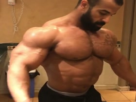 Bodybuilders Flexing 164