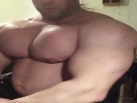 BEEFY PECS !