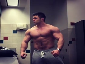 Bodybuilders Flexing 173