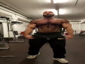 Bodybuilders Flexing 174