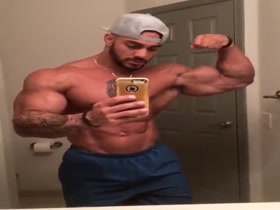 Bodybuilders Flexing 184