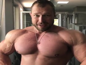 Bodybuilders Flexing 187