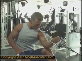 Leo Jauregui 34 biceps curl and pump
